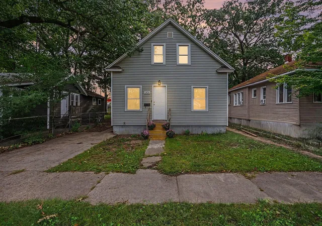 Photo 3 of Single family home for sale at 1826 Mc Ilwraith St, Muskegon City Muskegon, MI 49442 | MLS# 71026049066 | Listing updated on 2026-10-19