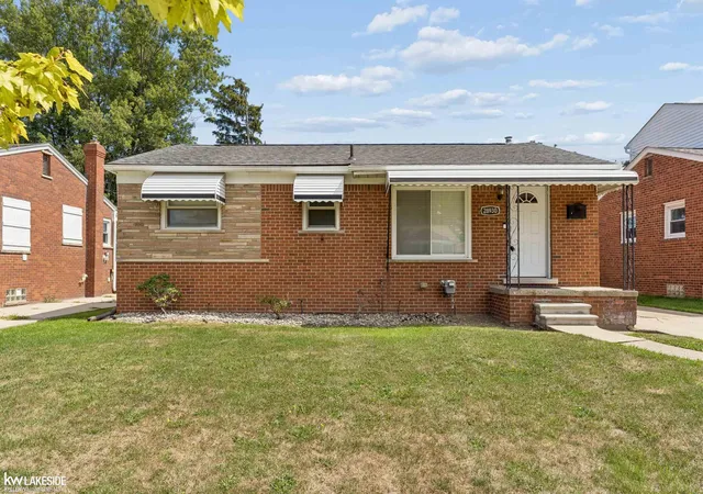 Photo 3 of Single family home for sale at 28930 Hughes St, Saint Clair Shores, MI 48081 | MLS# 58050221852 | Listing updated on 2026-10-05