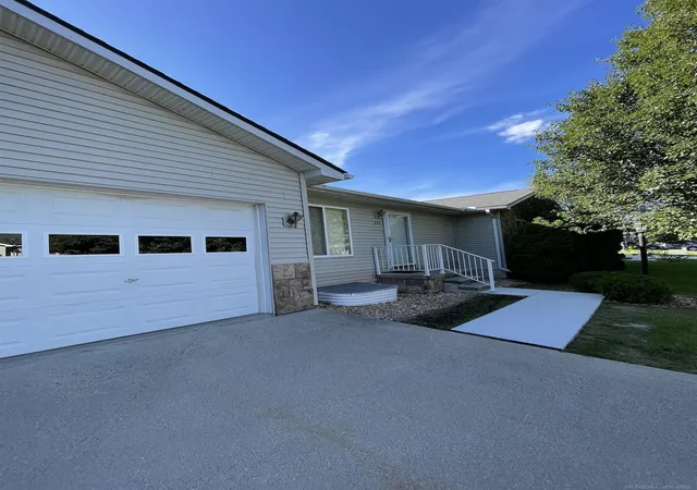 Photo 1 of Condo for sale at 251 Ontario Ln, Marine City, MI 48039 | MLS# 58050221855 | Listing updated on 2026-10-09