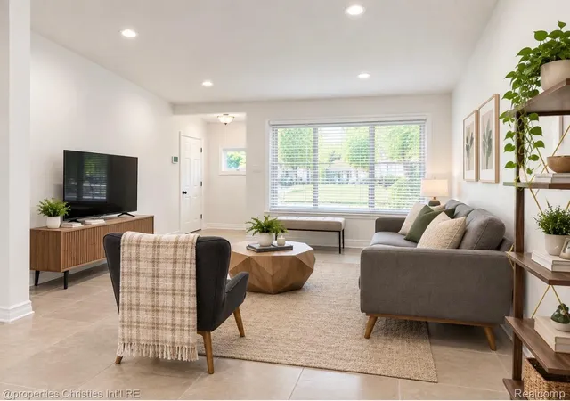 Photo 2 of Single family home for sale at 15321 Joan St, Oak Park, MI 48237 | MLS# 20261074573 | Listing updated on 2026-10-08