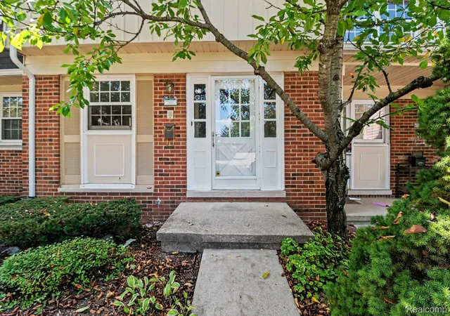 Photo 3 of Condo for sale at 5093 Buckingham, Troy, MI 48098 | MLS# 20261074579 | Listing updated on 2026-10-06
