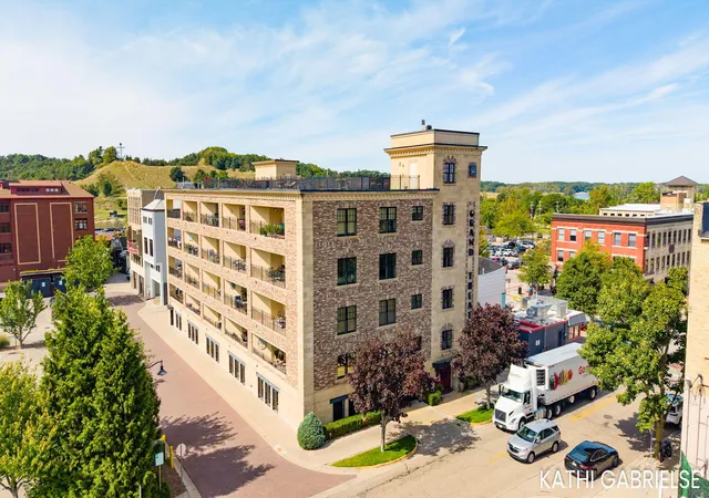 Photo 3 of Condo for sale at 11 S 1st Street #505, Grand Haven, MI 49417 | MLS# 71026049108 | Listing updated on 2026-10-07