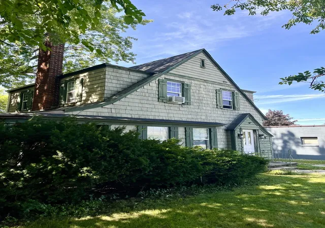 Photo 3 of Single family home for sale at 738 Washington Ave, Holland, MI 49423 | MLS# 65026049125 | Listing updated on 2026-10-14