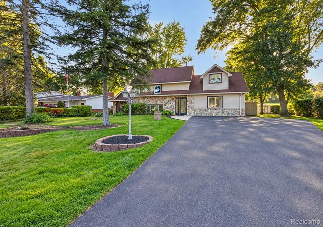 Photo 1 of Single family home for sale at 1155 Dolane Blvd, White Lake, MI 48383 | MLS# 20261074652 | Listing updated on 2026-10-31