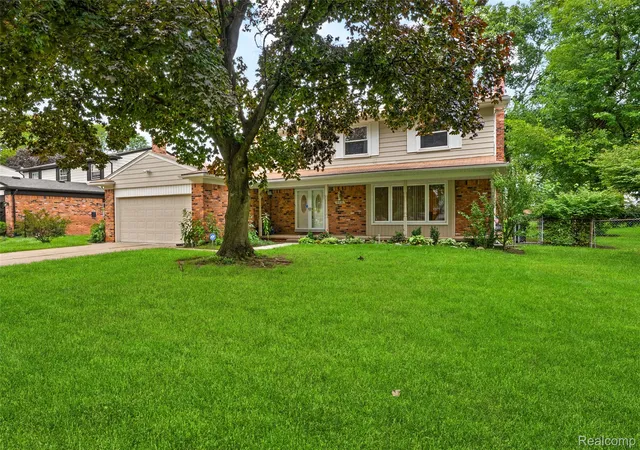 Photo 2 of Single family home for sale at 21430 Winchester St, Southfield, MI 48076 | MLS# 20261074653 | Listing updated on 2026-10-09