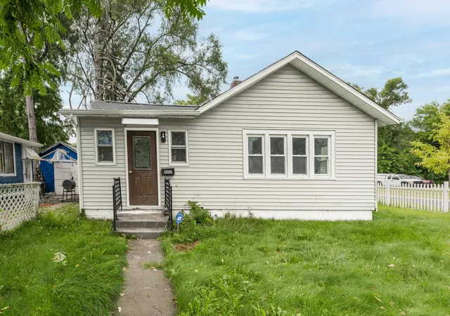Photo 2 of Single family home for sale at 1112 Hurd Ave, Benton Harbor, MI 49022 | MLS# 69026049137 | Listing updated on 2026-10-17