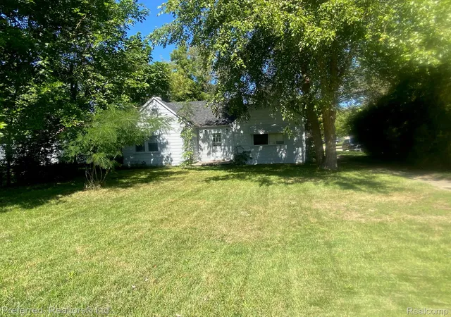 Photo 3 of Single family home for sale at 35706 Palmer Rd, Westland, MI 48186 | MLS# 20261074697 | Listing updated on 2026-10-19