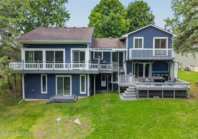 Photo 2 of Single family home for sale at 217 Davis Lake Dr, Oxford, MI 48371 | MLS# 20261074721 | Listing updated on 2026-10-10