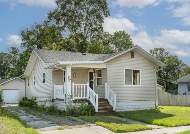 Photo 1 of Sale Pending at 847 Colfax Ave, Benton Harbor, MI 49022 | MLS# 69026049215 | Listing updated on 2026-10-05