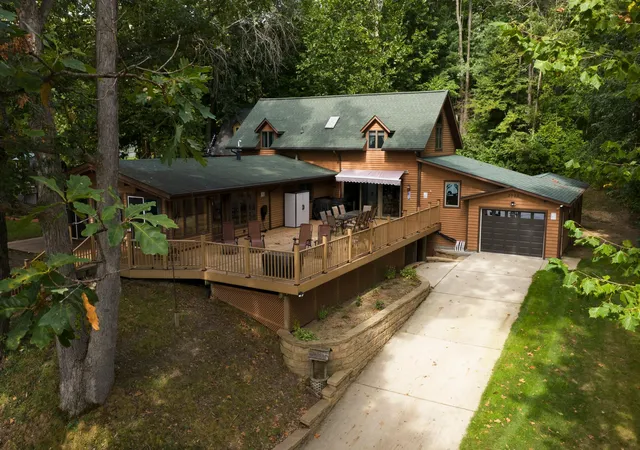 Photo 1 of Single family home for sale at 2533 Miner Lake Dr, Allegan, MI 49010 | MLS# 65026049224 | Listing updated on 2026-10-12