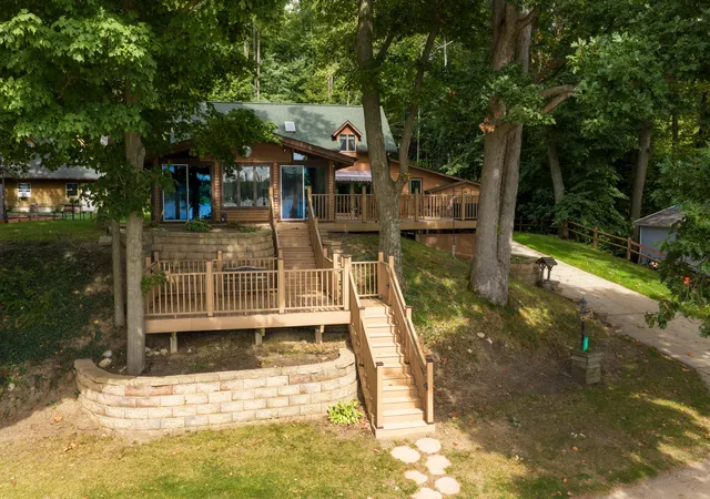 Photo 3 of Single family home for sale at 2533 Miner Lake Dr, Allegan, MI 49010 | MLS# 65026049224 | Listing updated on 2026-10-12