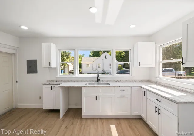 Photo 3 of Single family home for sale at 7285 Prospect Ave, Warren, MI 48091 | MLS# 20261074772 | Listing updated on 2026-10-06