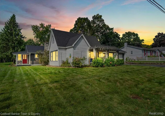 Photo 1 of Single family home for sale at 2710 Lakeridge, Wixom, MI 48393 | MLS# 20261074793 | Listing updated on 2026-10-09