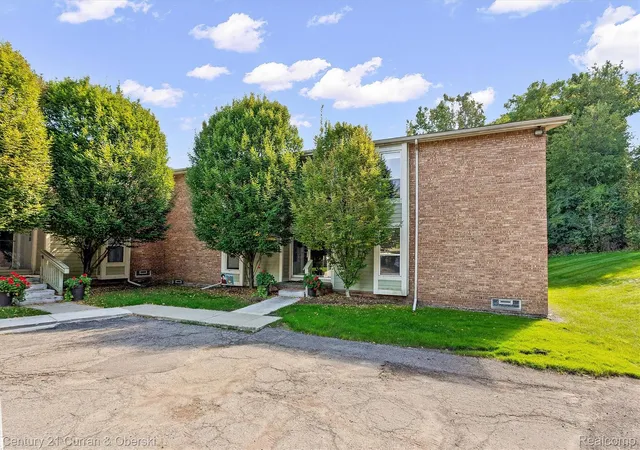 Photo 1 of Sale Pending at 735 Randolph St #121, Northville, MI 48167 | MLS# 20261074808 | Listing updated on 2026-10-12