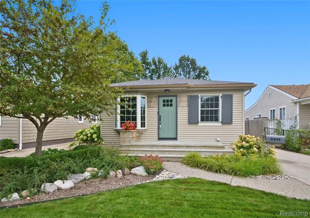Photo 1 of Single family home for sale at 8444 Hettenberger Ave, Warren, MI 48093 | MLS# 20261074820 | Listing updated on 2026-10-11