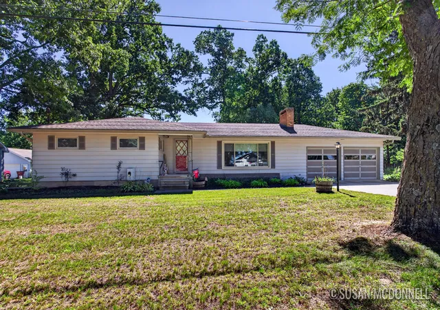 Photo 1 of Single family home for sale at 11737 W Carson City Rd, Greenville, MI 48838 | MLS# 65026049276 | Listing updated on 2026-10-20