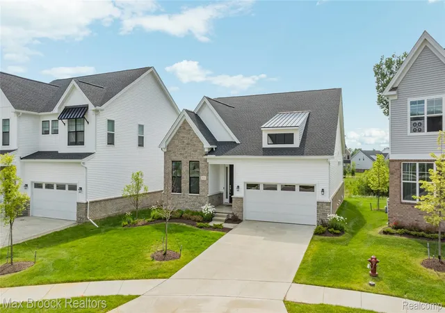 Photo 2 of Single family home for sale at 5636 Suffolk Ct, West Bloomfield, MI 48322 | MLS# 20261074894 | Listing updated on 2026-10-10