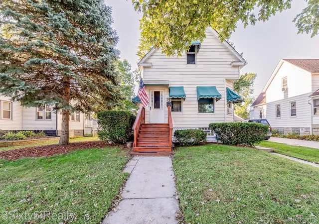 Photo 2 of Single family home for sale at 447 Walnut St, Wyandotte, MI 48192 | MLS# 20261074921 | Listing updated on 2026-10-18