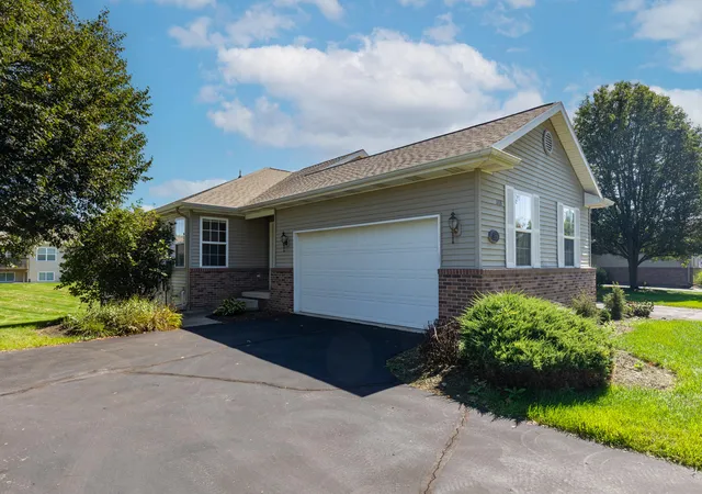 Photo 1 of Condo for sale at 318 Barrington Cir, Lansing, MI 48917 | MLS# 65026049312 | Listing updated on 2026-10-07