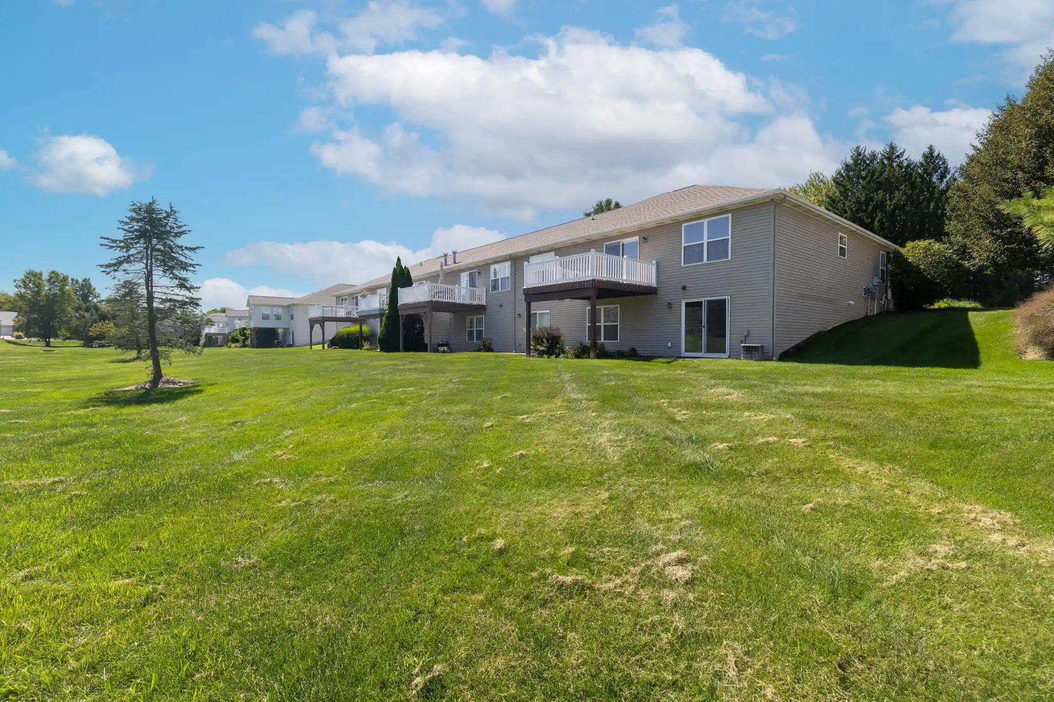 Listing Photo 43 - Condo for sale in 318 Barrington Cir located at 318 Barrington Cir, Lansing, MI 48917 - Unit 318 Barrington Cir