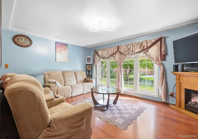 Photo 3 of Single family home for sale at 29103 Barkley St, Livonia, MI 48154 | MLS# 20261074937 | Listing updated on 2026-10-15