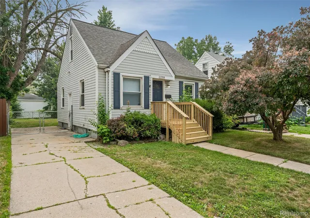 Photo 2 of Single family home for sale at 22506 Tuscany Ave, Eastpointe, MI 48021 | MLS# 20261074939 | Listing updated on 2026-10-12