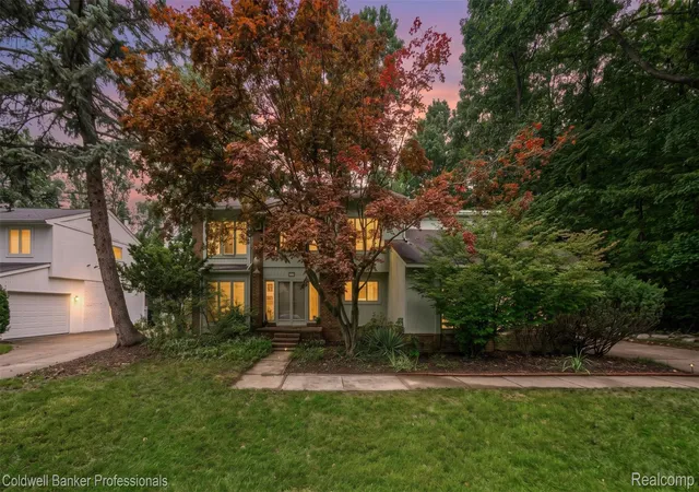 Photo 1 of Single family home for sale at 7500 Watford Dr, West Bloomfield, MI 48322 | MLS# 20261074952 | Listing updated on 2026-10-11
