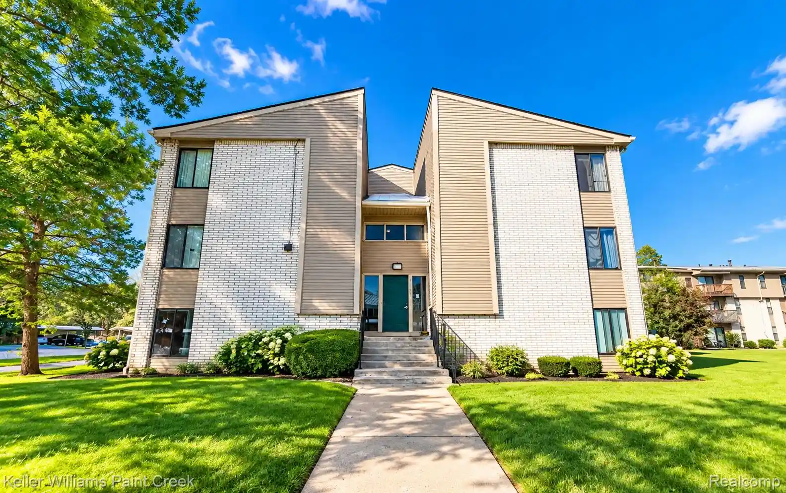 Listing Photo 1 - Condo for sale in 31993 W 12 Mile Rd located at 31993 W 12 Mile Rd, Farmington, MI 48334 - Unit #313