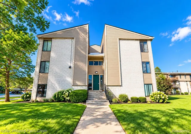 Photo 1 of Condo for sale at 31993 W 12 Mile Rd #313, Farmington Hills, MI 48334 | MLS# 20261074951 | Listing updated on 2026-10-15