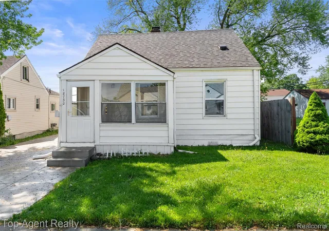 Photo 1 of Single family home for sale at 18730 Meier St, Roseville, MI 48066 | MLS# 20261074953 | Listing updated on 2026-10-20