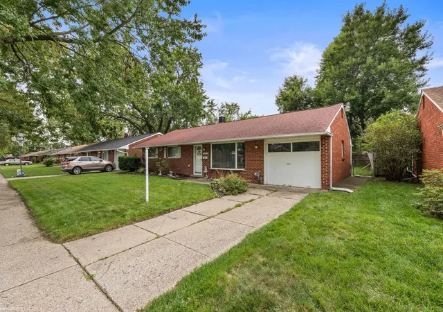 Photo 2 of Single family home for sale at 35529 Seville St, Clinton Township, MI 48035 | MLS# 58050221989 | Listing updated on 2026-10-07