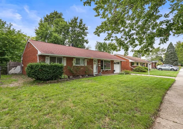 Photo 3 of Single family home for sale at 35529 Seville St, Clinton Township, MI 48035 | MLS# 58050221989 | Listing updated on 2026-10-07