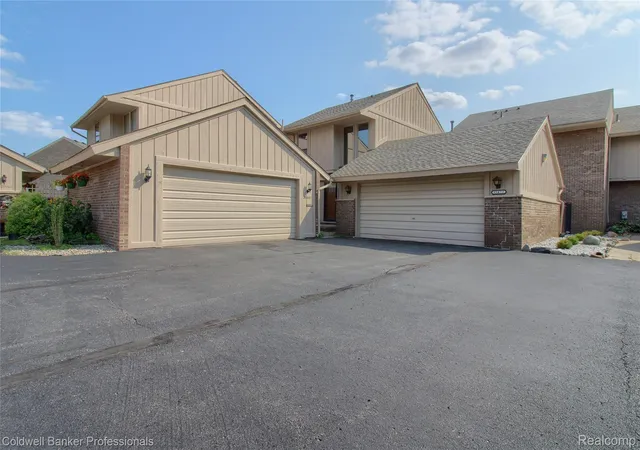 Photo 2 of Condo for sale at 35468 Heritage Ln, Farmington, MI 48335 | MLS# 20261074956 | Listing updated on 2026-10-18
