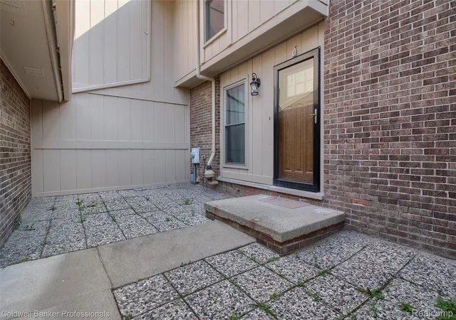 Photo 3 of Condo for sale at 35468 Heritage Ln, Farmington, MI 48335 | MLS# 20261074956 | Listing updated on 2026-10-18