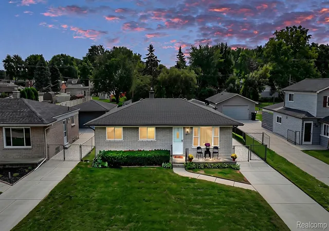 Photo 1 of Single family home for sale at 19462 Brandt St, Roseville, MI 48066 | MLS# 20261074958 | Listing updated on 2026-10-25