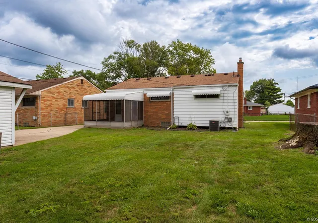 Photo 31 of Single family home for sale at 35049 Golden St, Clinton Township, MI 48035 | MLS# 5050221997 | Listing updated on 2026-10-21