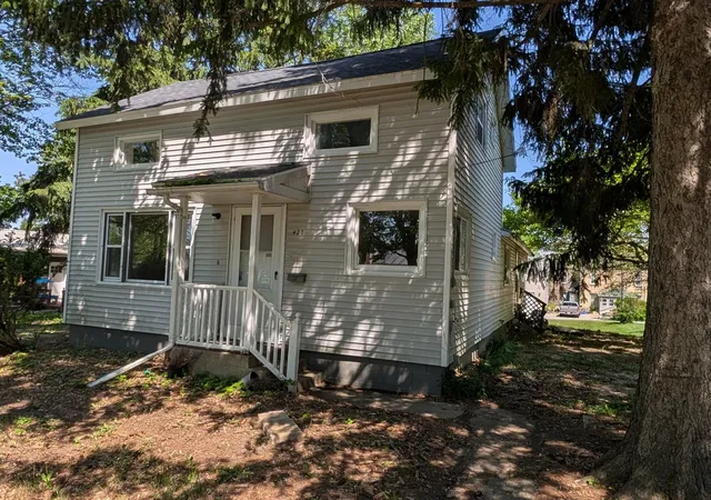 Photo 1 of Single family home for sale at 420 N Maple St, Ithaca, MI 48847 | MLS# 79080073602 | Listing updated on 2026-10-11
