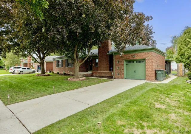 Photo 2 of Single family home for sale at 21819 Edgewood St, Saint Clair Shores, MI 48080 | MLS# 20261074982 | Listing updated on 2026-10-18