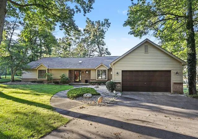 Condo for sale at 7782 W Saint Andrews Cir, PortageCity_Kalamazoo, MI 49024 | MLS# 66026049385