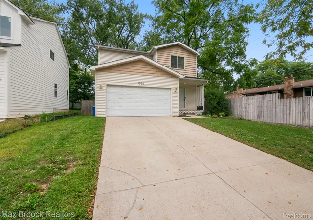 Photo 1 of Sale Pending at 1020 Oregon Blvd, Waterford, MI 48327 | MLS# 20261075036 | Listing updated on 2026-10-21
