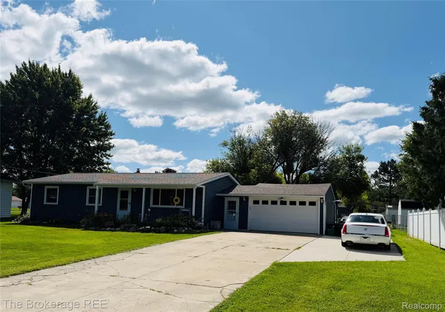 Photo 1 of Sale Pending at 4298 Cardinal Dr, Grand Blanc, MI 48439 | MLS# 20261075047 | Listing updated on 2026-10-20