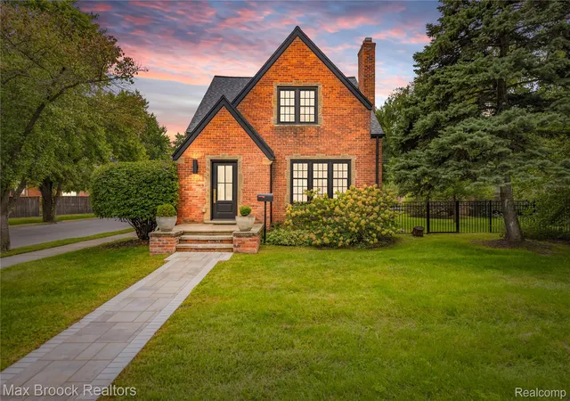 Photo 1 of Single family home for sale at 601 Catalpa Dr, Royal Oak, MI 48067 | MLS# 20261075049 | Listing updated on 2026-10-15