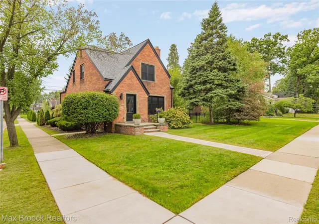Photo 2 of Single family home for sale at 601 Catalpa Dr, Royal Oak, MI 48067 | MLS# 20261075049 | Listing updated on 2026-10-15