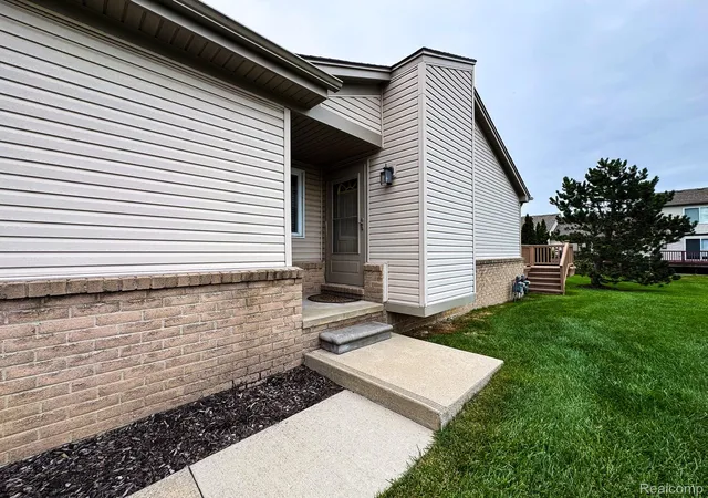 Photo 1 of Sale Pending at 53240 Glen Oak Dr, Chesterfield, MI 48051 | MLS# 20261075060 | Listing updated on 2026-10-03