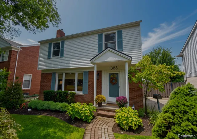 Photo 1 of Single family home for sale at 1383 Whittier Rd, Grosse Pointe Park, MI 48230 | MLS# 20261075099 | Listing updated on 2026-10-10