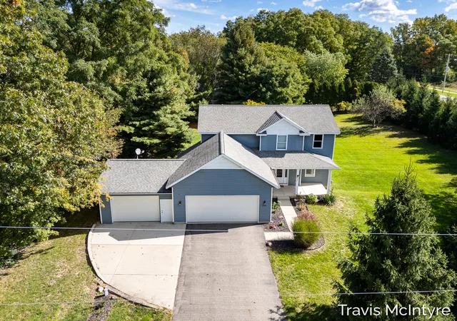 Photo 1 of Single family home for sale at 6838 Fox Meadow Dr Ne, Rockford, MI 49341 | MLS# 65026049459 | Listing updated on 2026-10-16