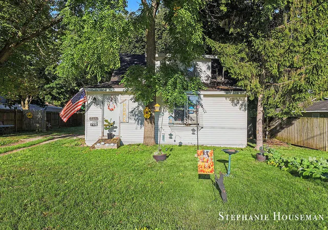 Photo 2 of Single family home for sale at 369 N State St, Sparta, MI 49345 | MLS# 65026049468 | Listing updated on 2026-10-20