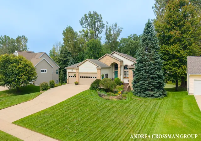 Photo 2 of Single family home for sale at 4557 Penny Ln Sw, Wyoming, MI 49418 | MLS# 71026049484 | Listing updated on 2026-10-12