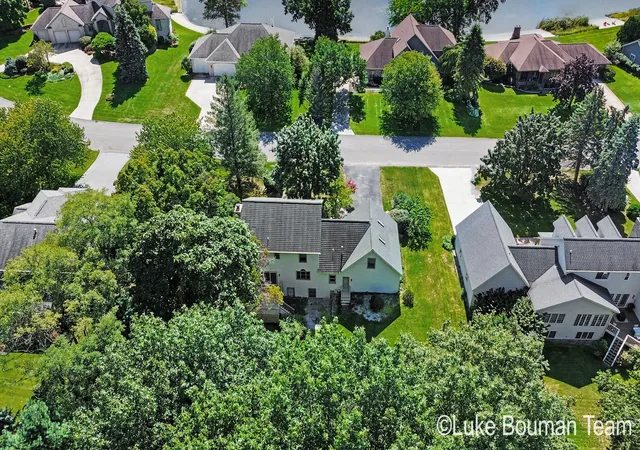 Photo 1 of Single family home for sale at 945 Bay Ridge Dr, Holland, MI 49424 | MLS# 71026049495 | Listing updated on 2026-10-19