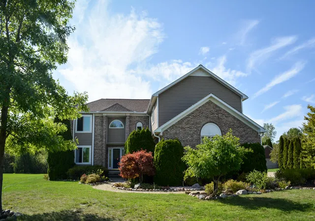 Photo 1 of Sale Pending at 25548 Winding Crk Dr, New Boston, MI 48164 | MLS# 81026049500 | Listing updated on 2026-10-09